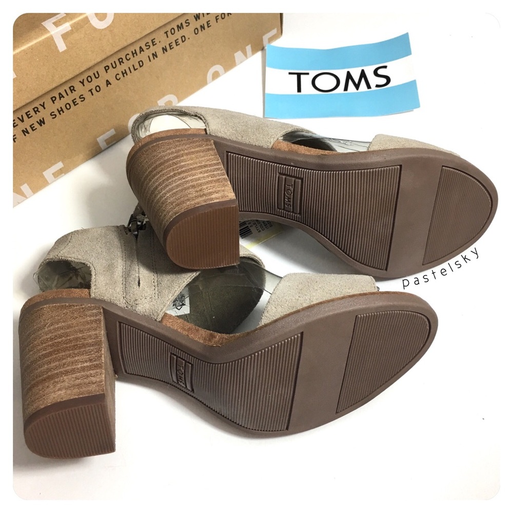 🆕 TOMS majorca suede cutout block heel sandals - Picture 2 of 7